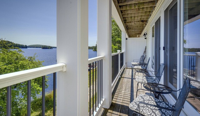 Waterfront Conway Area Condo: Walk to Beach! in Silver Lake