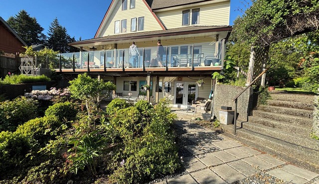 Waterfront Getaway while visiting family, near Bike Trails, and Nature Walks. in Royston