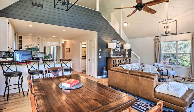 Waterfront Lake Martin Home w/Private Dock & View