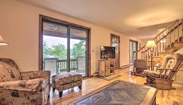 Waterfront New England House on Wickaboag Lake! in West Brookfield