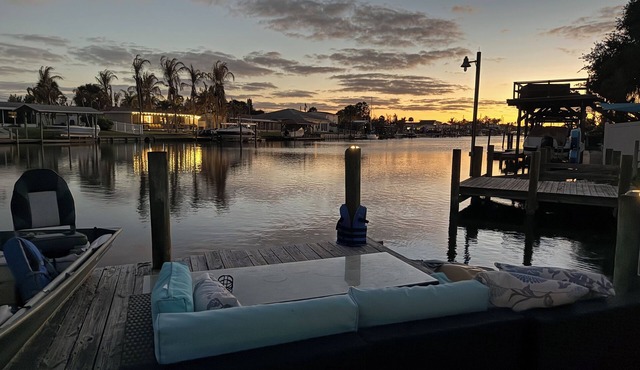Waterfront Studio w/Private Entry Manatees + Dolphins 1 Mile to Beach in Satellite Beach