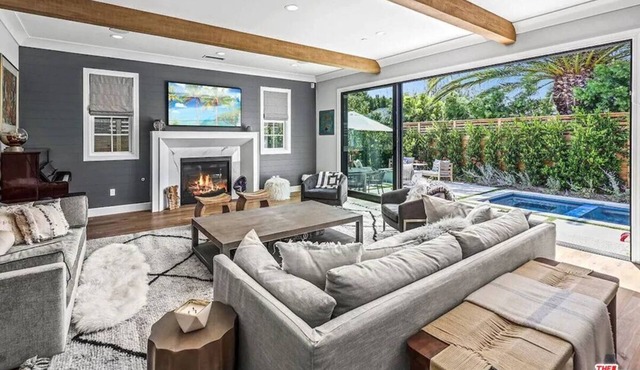West LA Family Modern Farmhouse w/Saltwater Pool/Spa in Los Angeles