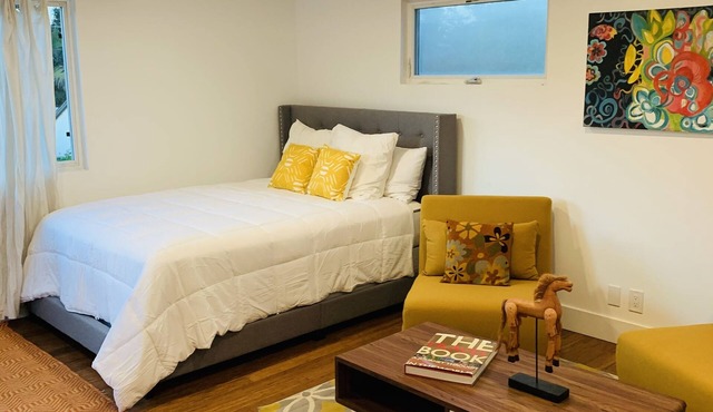 Westside Pied a Terre in Los Angeles