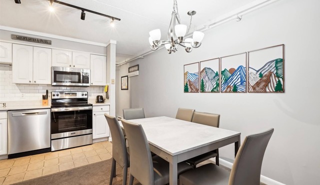 Whiffletree C2 has been totally renovated and is on the Shuttle Bus Route with a ski trail back to the property. Summer Outdoor pool. Near Golf Course