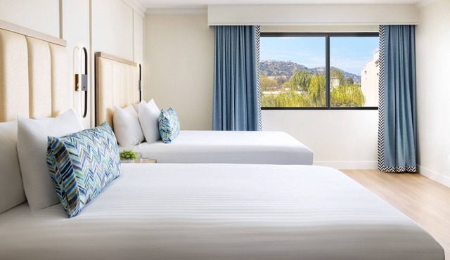 Your Ultimate Leisure Stay Near Lake Calabasas Park! 2 Comfortable Units, Pool in Calabasas
