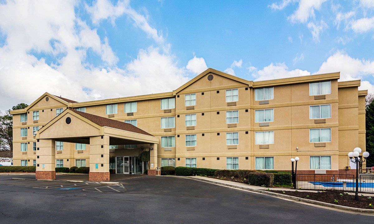 Forest Park Hotel | Quality Suites Atlanta Airport East