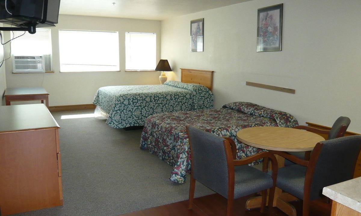 Gold Bar Hotel | Stevens Pass Motel