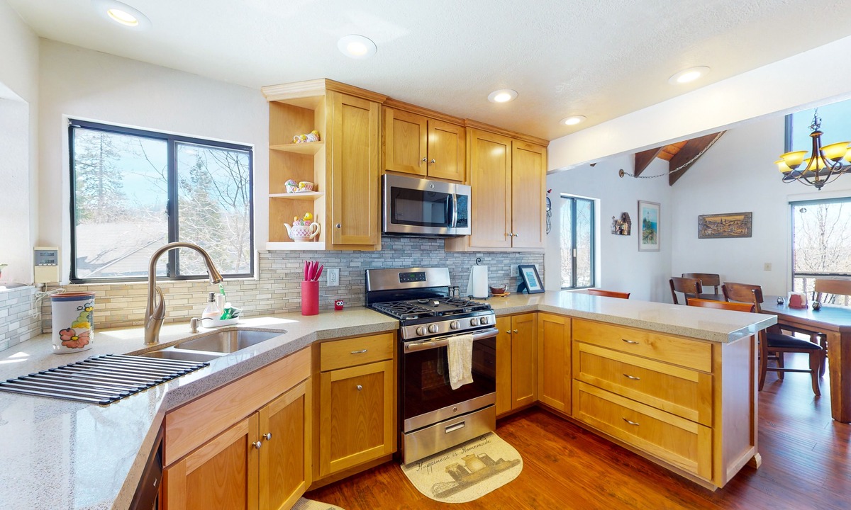 Cedar Glen House | Peaceful mountain view home with fireplace, gas grill, & balcony