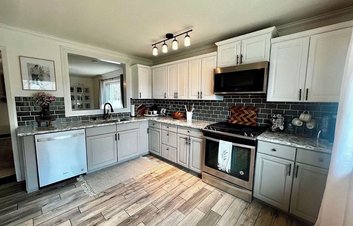 Guntersville House | Memories at Cedar Lane. Charming 3-bedroom house in enchanting Guntersville