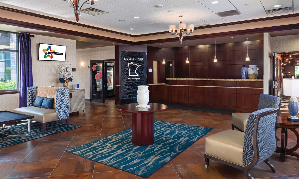 South Loop House | Comfort & Convenience near The Mall of America: Pool & Free Airport Shuttle