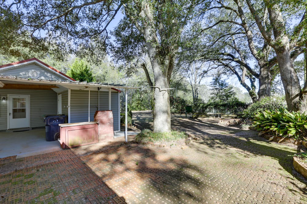 Albany House | Peaceful Albany Vacation Rental ~ 6 Mi to Downtown
