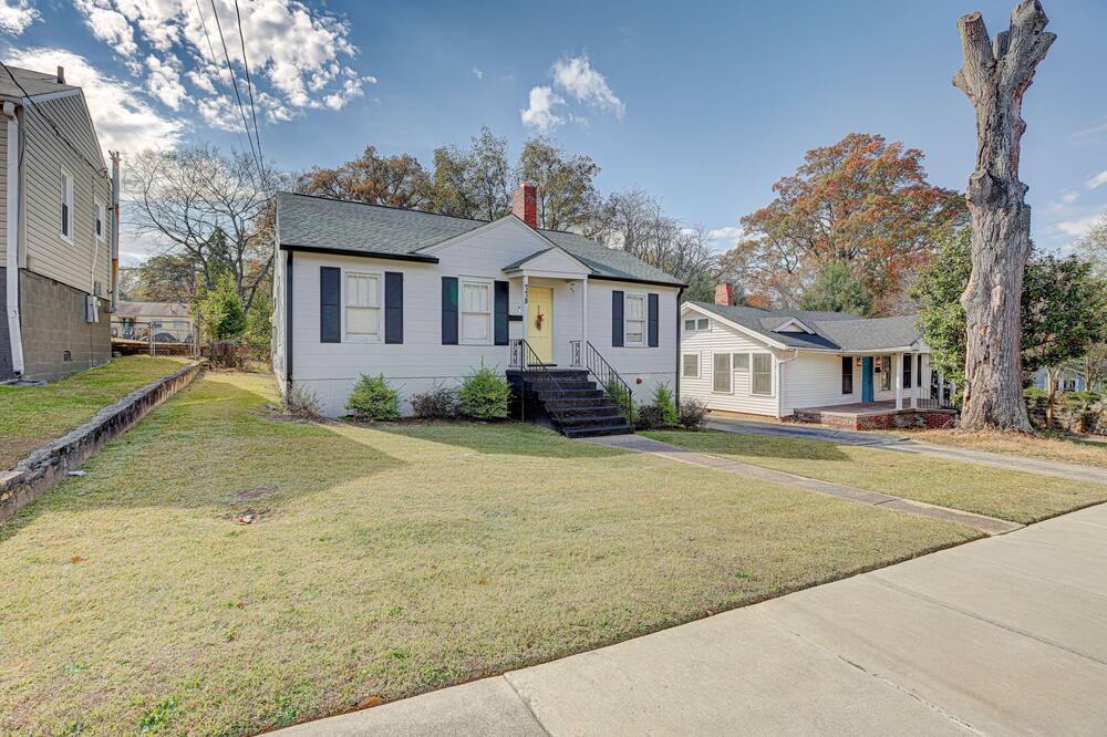 Crestline Heights House | Quiet comfy home at foot of Ruffner Mtn - 5 mins to airport, 15 mins to downtown