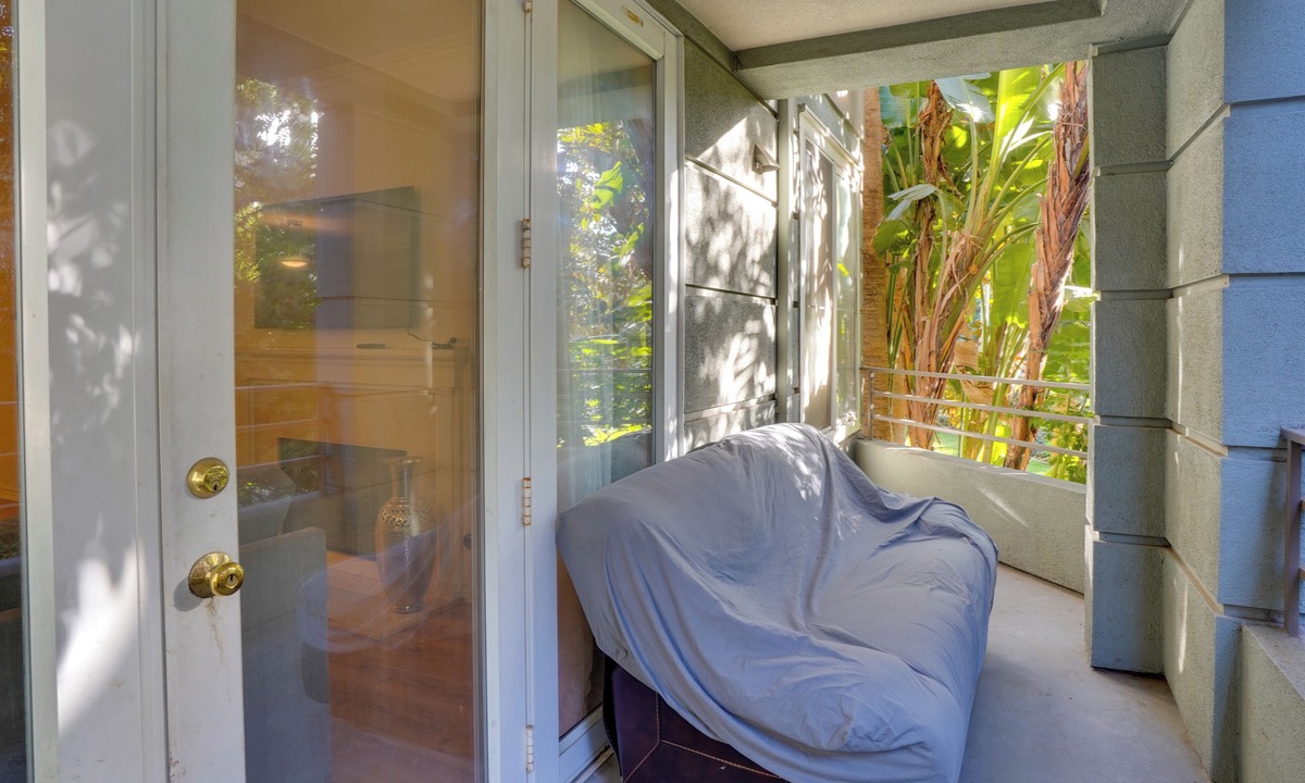 Airport Area Condo | Serene Irvine Retreat w/Heated Pool Access!
