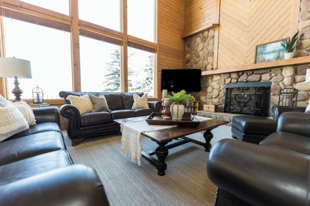 Midway Cabin | Cozy Cabin for the Whole Family!