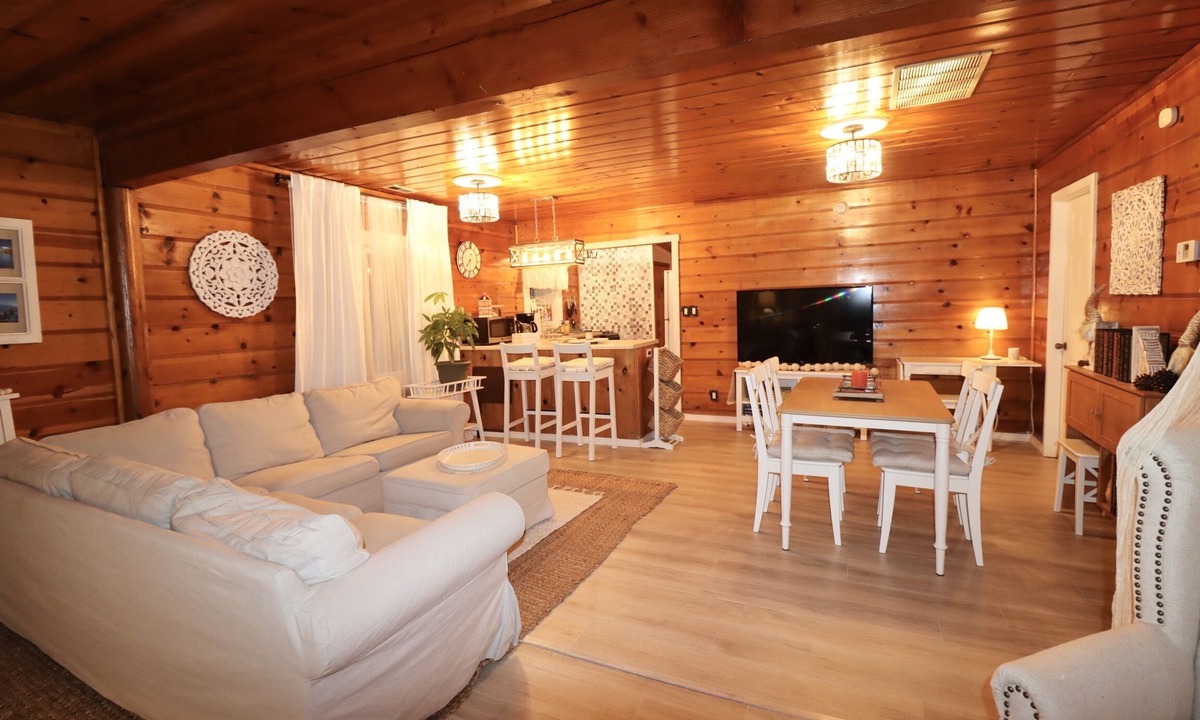 Arrowbear Lake Cabin | Romantic Winter Escape with Mountain Views