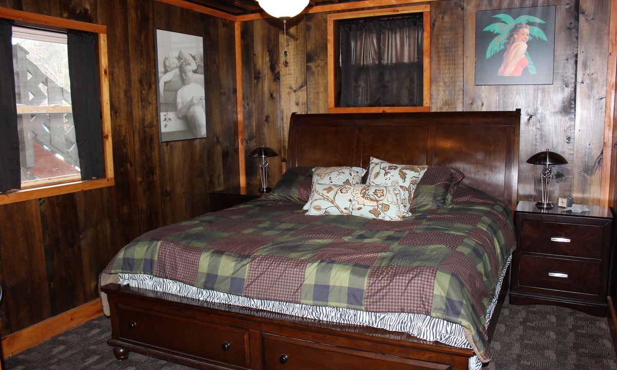 Ellicottville House | Rental House located TWO minutes walking distance to Ellicottville town!