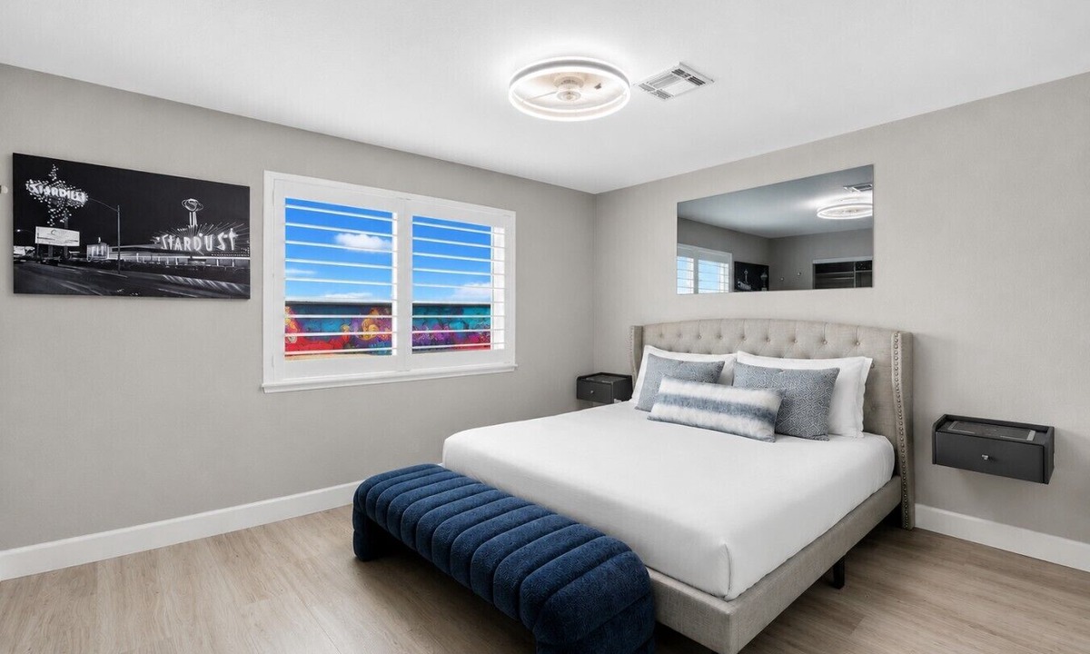 Las Vegas House | Upgraded King Beds Pool BBQ Near Strip