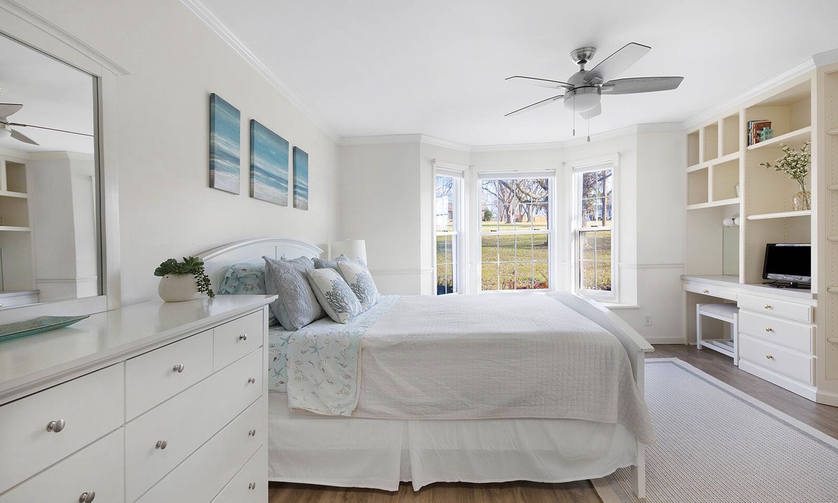Hendersonville House | Lakefront, Swimming pool family home minutes from downtown Nashville