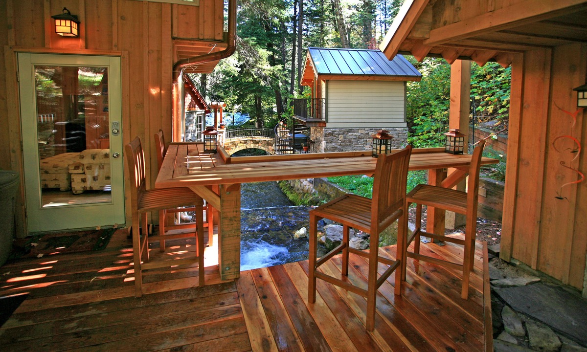 Sundance House | Windows on Water, Stream, Hot Tub, Big Trees, Walk to Sundance