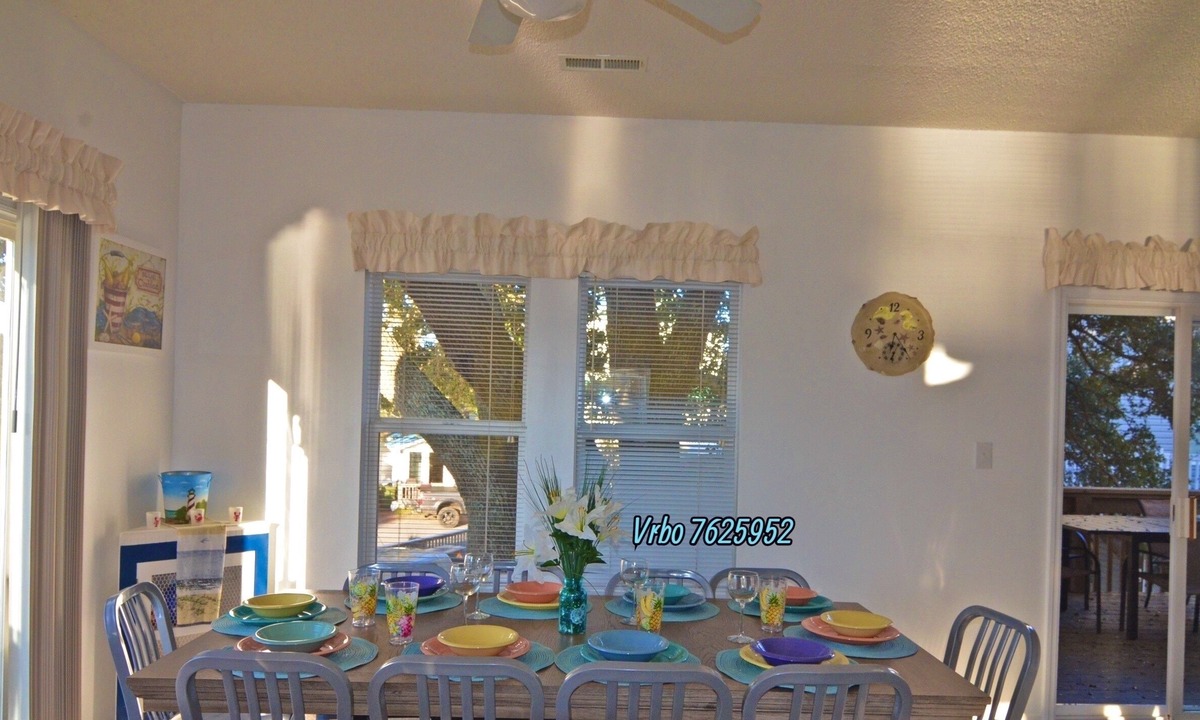 Surfside Beach House | Location! 2 Min Walk to Beach WaterPark Splash Pad New Reno