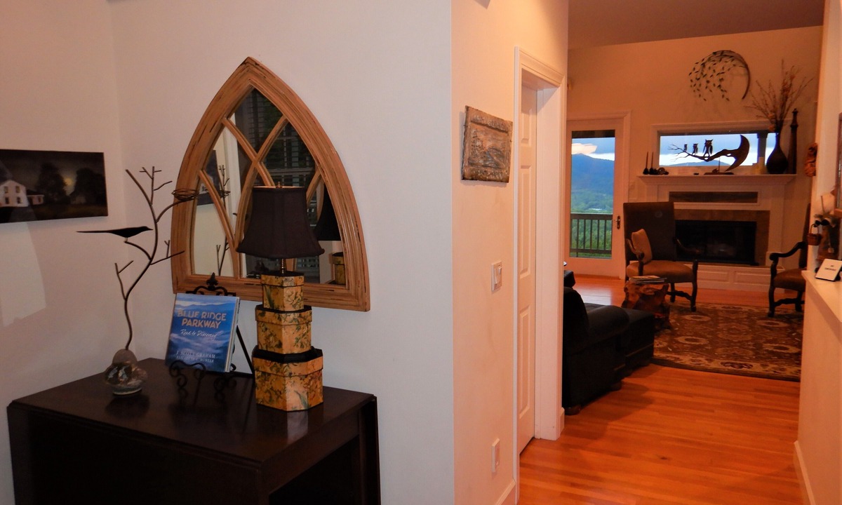 Spruce Pine House | Continental Divide Retreat: Million-Dollar Views Spacious Decks & Modern Comfort