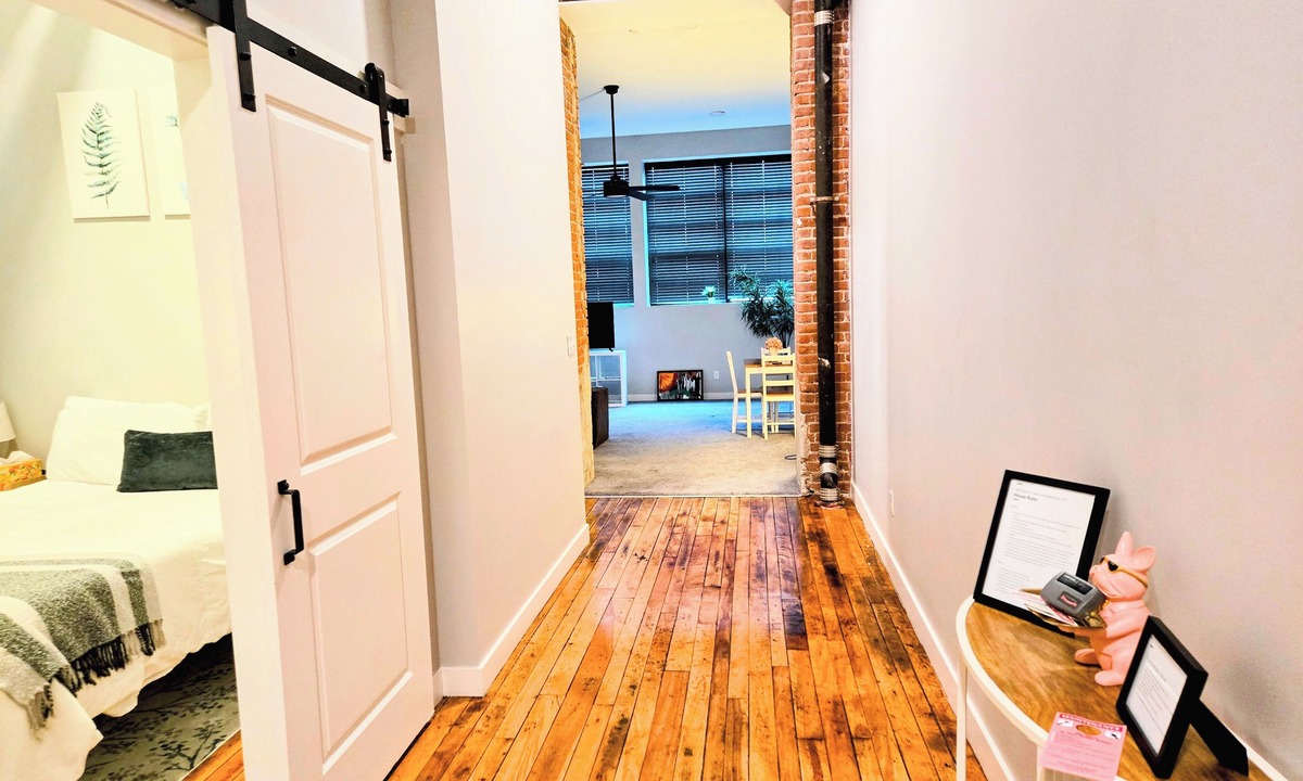 Providence Apartment | Historic Fed Hill Loft: Dining/Nightlife/Cafes + 24/7 Gym + Onsite Barbershop#10