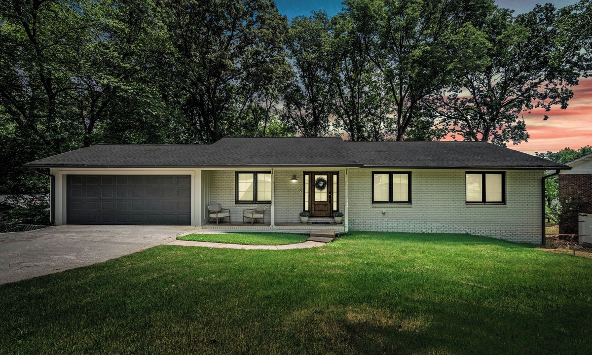 Addison Heights House | Renovated Ranch | 3 King Beds Near KSU