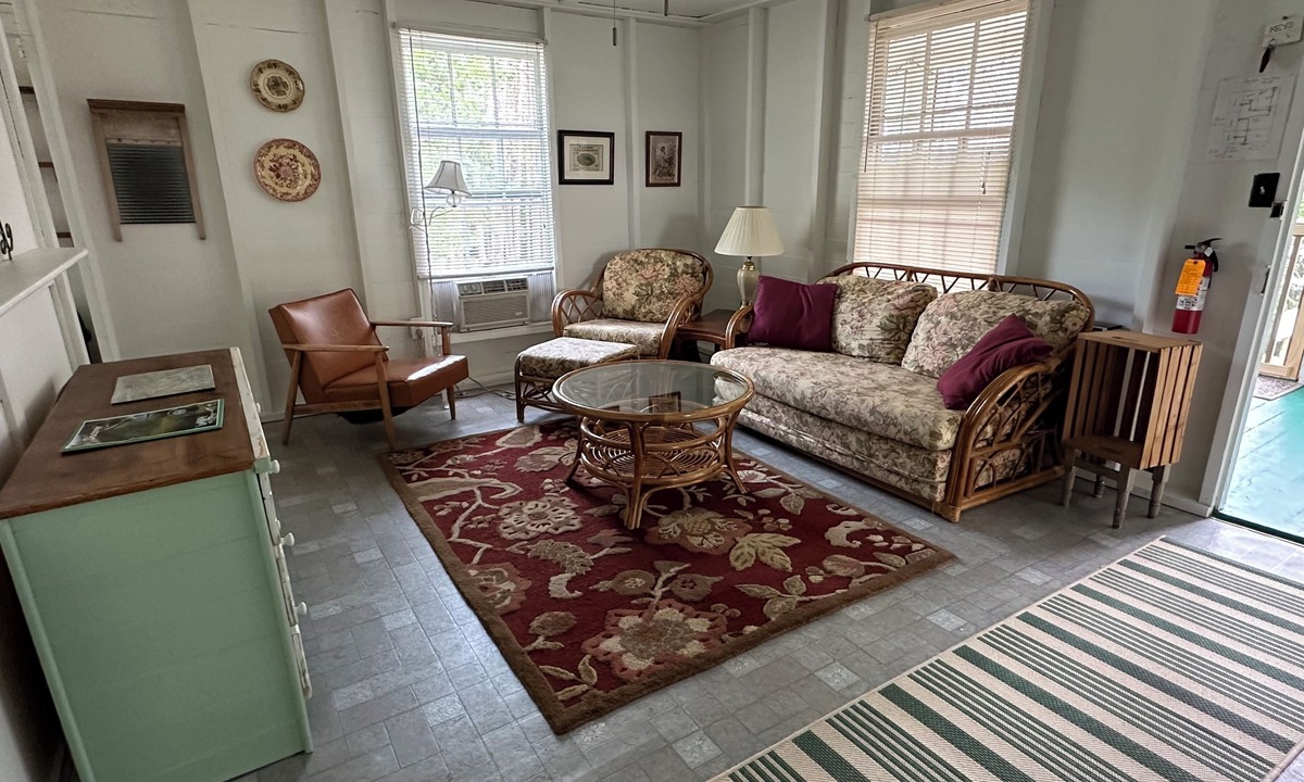 Schroon Lake Cottage | Charming 3-bedroom cottage with AC and WiFi in Schroon Lake. Dog friendly.