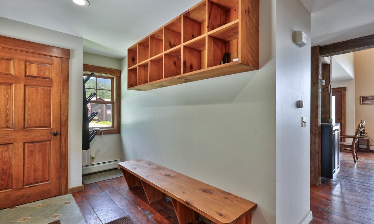 Killington Condo | Meyer Chalet de Esqui at Topridge | Ski-In/Out 4BR Bear Mtn Retreat w/Pool & Fireplace