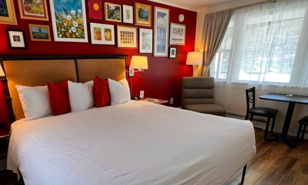 Woodstock Bed & Breakfast | Sleep Woodstock - Dog Friendly King Suite