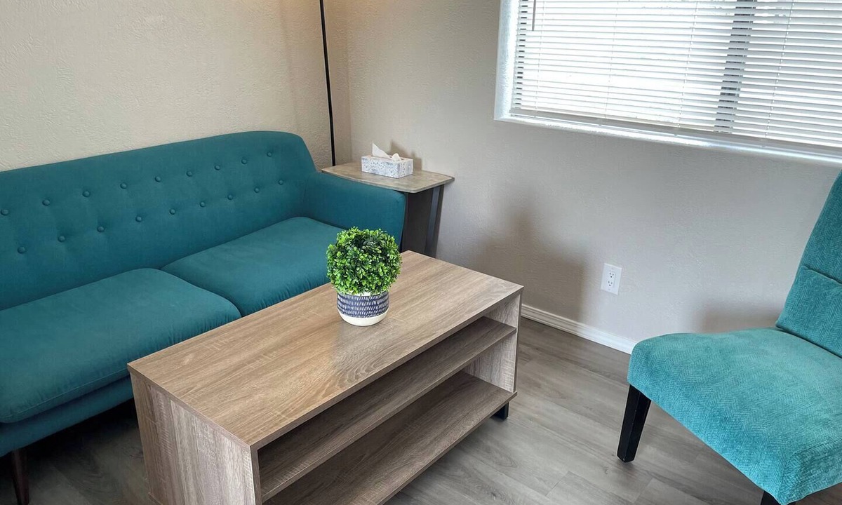 Victory Hills Apartment | 1 Bedroom Apartment near UNM, Nob Hill and downtown.