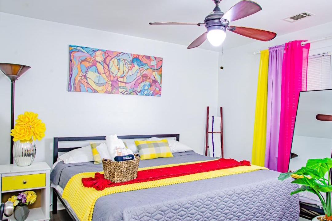 Atlanta House | Private Room in Atlanta W/Bathroom, FREE WiFi,Full Kitchen NEAR Stadium