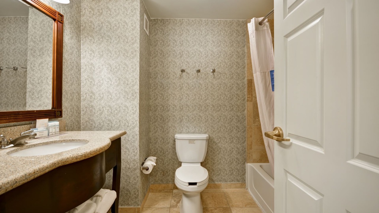 Photo of Bathroom in Yamacraw Village