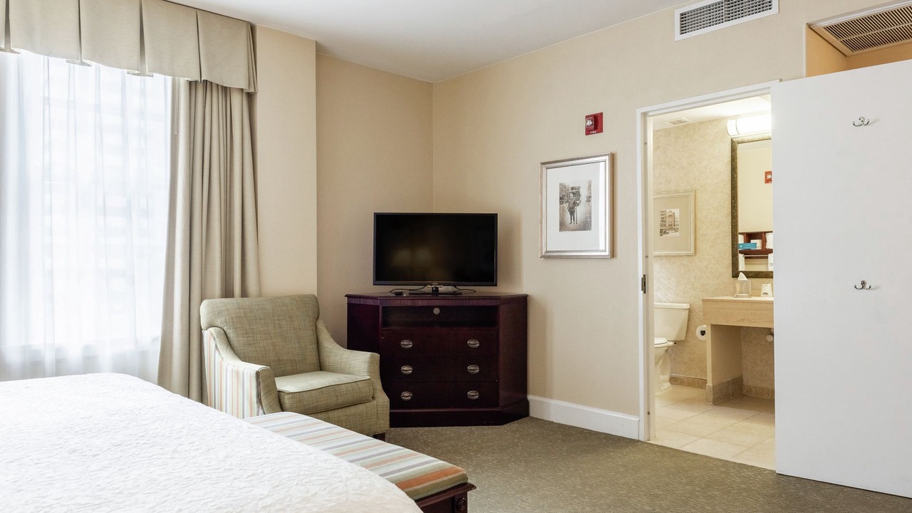 Photo of Bedroom in Central City