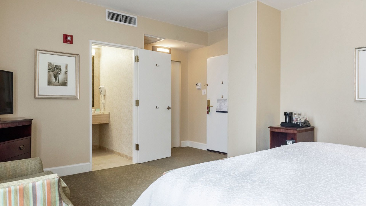 Photo of Bedroom in Central City