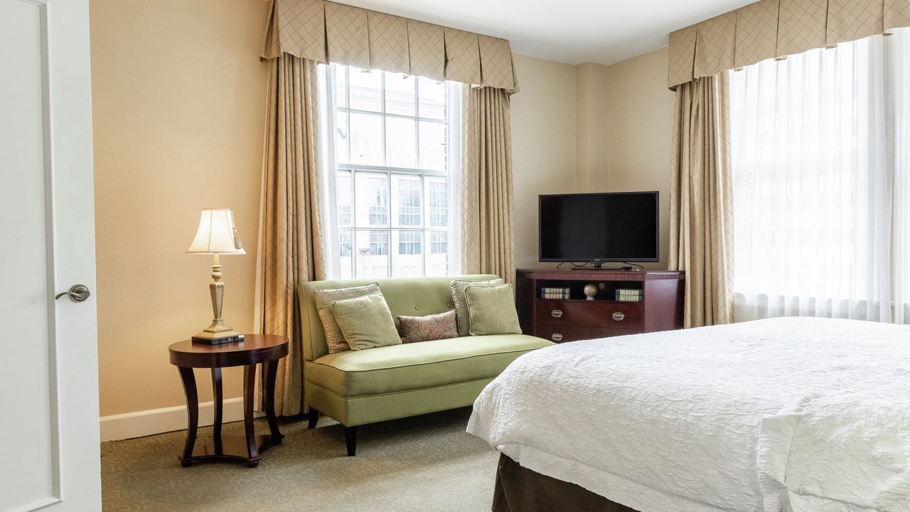 Photo of Bedroom in Central City