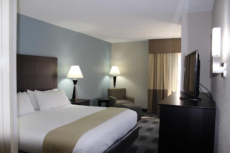 Photo of Bedroom in Forsyth