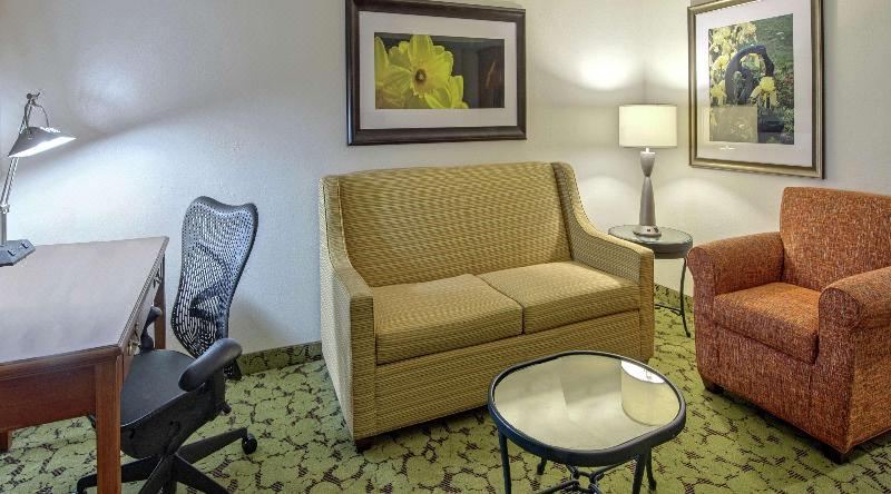 Photo of Livingroom in Huntsville