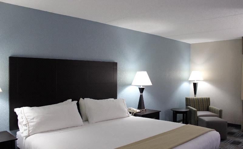 Photo of Bedroom in Forsyth