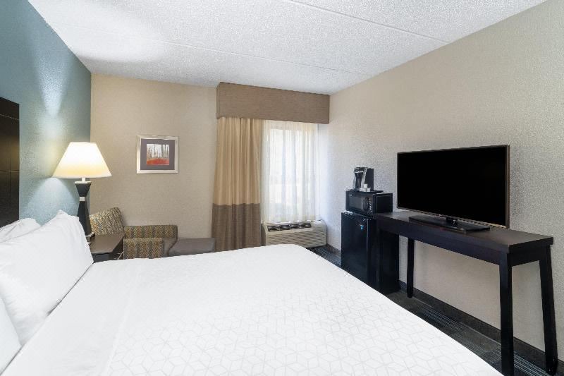 Photo of Bedroom in Forsyth