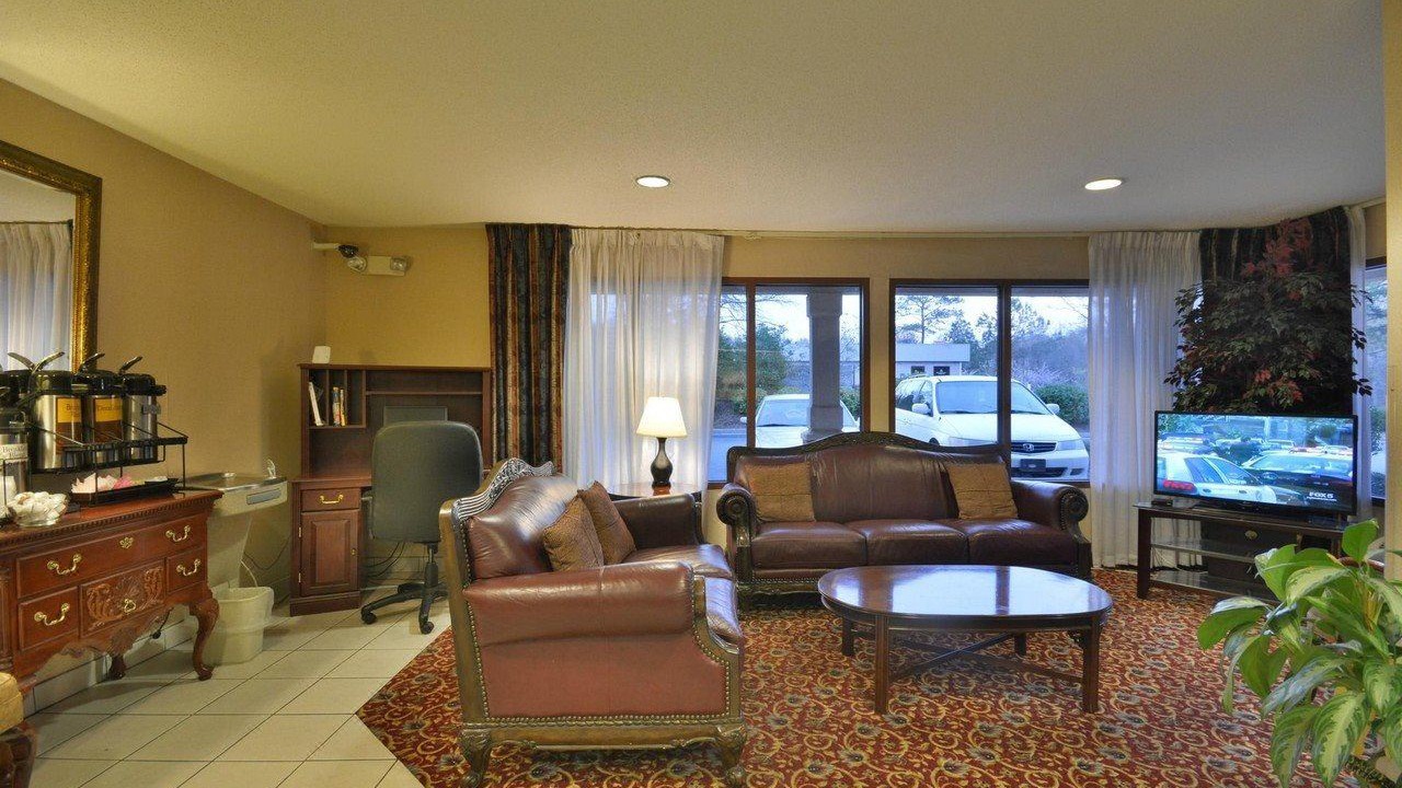Photo of Livingroom in Peachtree City