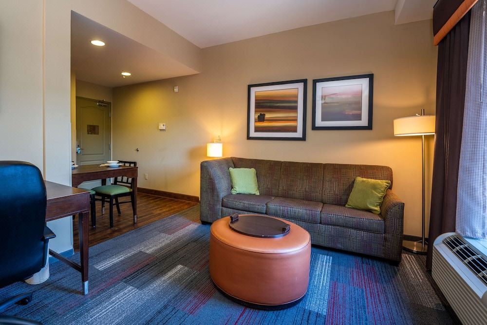 Photo of Livingroom in Hoover