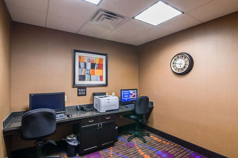 Photo of Livingroom in Foley