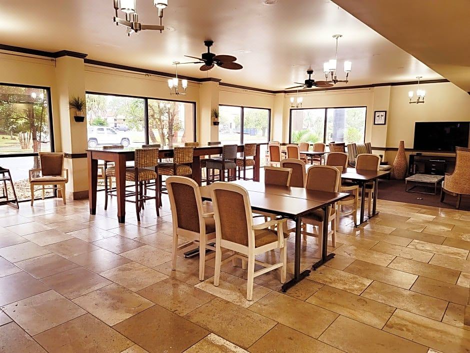 Photo of Livingroom in Dock Junction