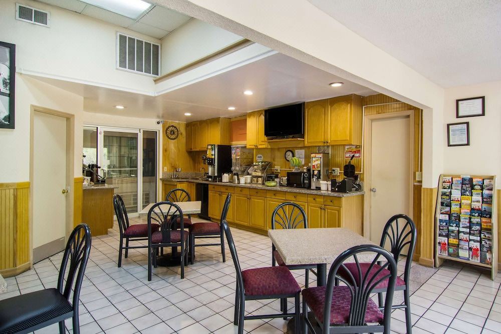 Photo of Livingroom in Darien