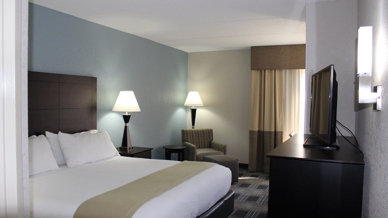 Photo of Bedroom in Forsyth