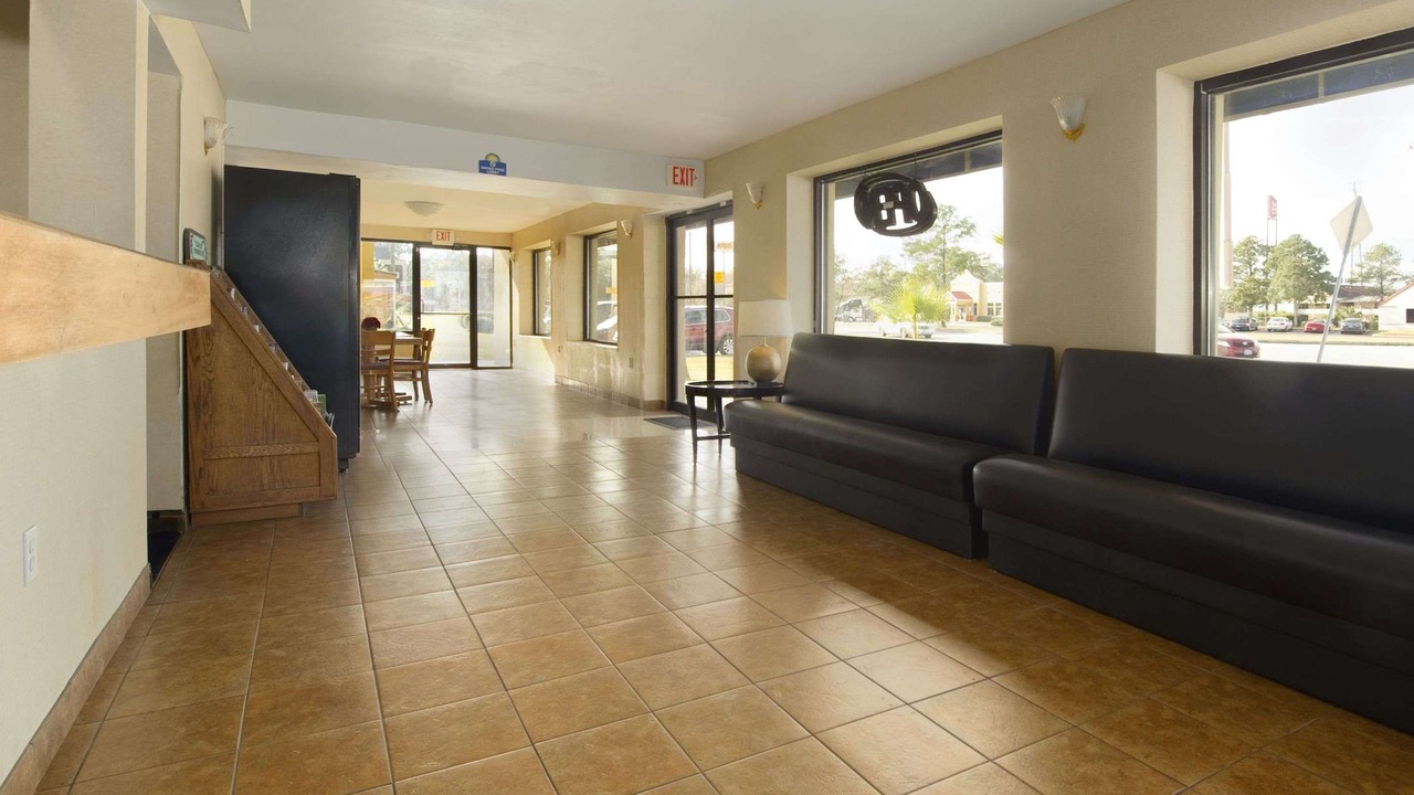 Photo of Livingroom in Dock Junction