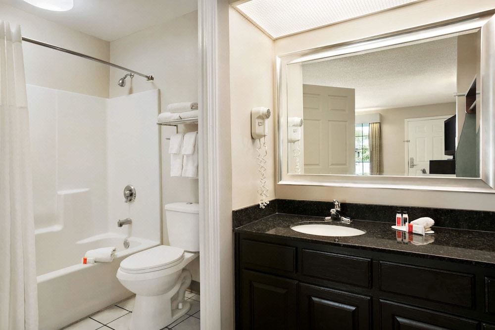 Photo of Bathroom in Kingsland