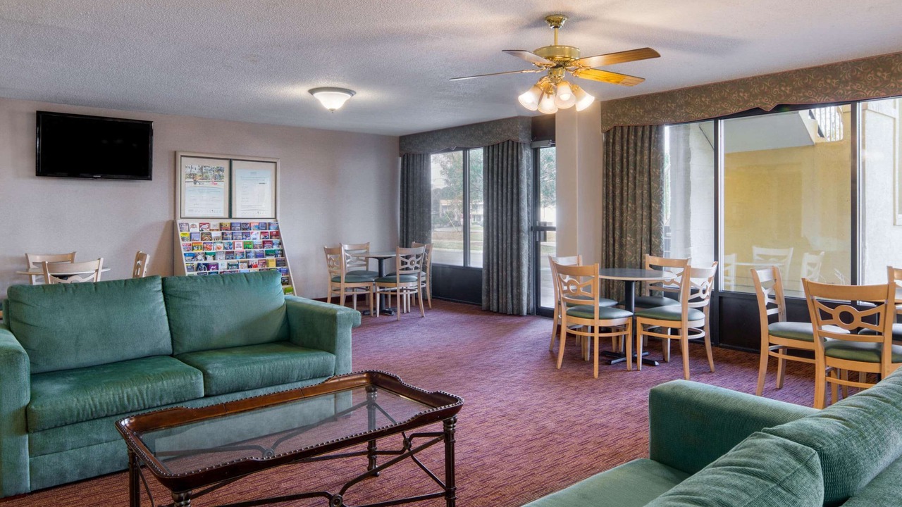 Photo of Livingroom in Fleming