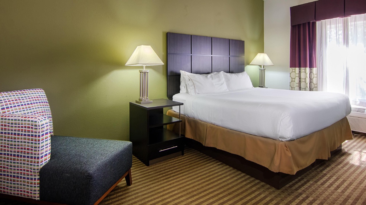Photo of Bedroom in Mooresville